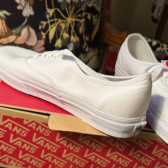 Vans White Women's Sneakers - Picture 3 of 4